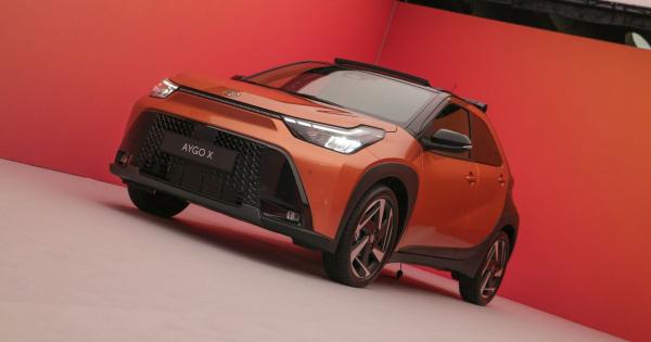 A ráncfelvarrás következtében a legkisebb és legkedvezőbb árú Toyota modell öntöltő hibriddé avanzsált.