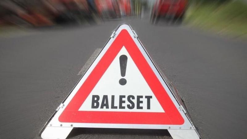 Zalában baleset történt, egy autó felborult, ezért az utat lezárták.