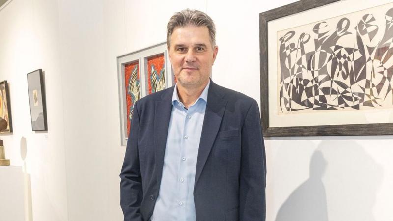 Fertőszögi Péter egy újabb izgalmas videóban osztotta meg a nézőkkel a kulisszatitkokat, amelyek eddig rejtve maradtak. Érdemes megnézni, hogy mi minden derül ki a háttérből!