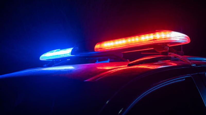 Súlyos közlekedési baleset történt a 86-os főúton, ahol egy busz ütközött egy másik járművel. Az incidens során 15 utas tartózkodott a buszon, ami aggasztó helyzetet teremtett. A hatóságok azonnal a helyszínre érkeztek, hogy segítséget nyújtsanak és felmé