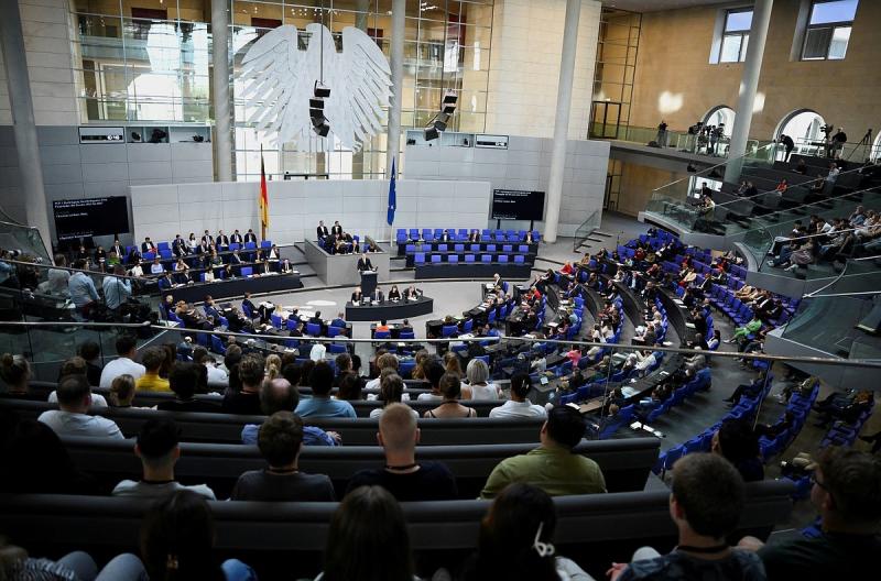 A Bundestag feloszlása megtörtént, és már ismert a választások időpontja, amikor a német állampolgárok új képviselőket választanak.