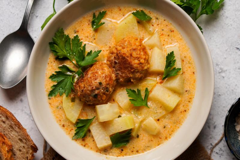 Különleges, dupla töltelékkel készült karalábé: egy pénztárcabarát recept, ami segít átvészelni a hóesés utolsó napjait!