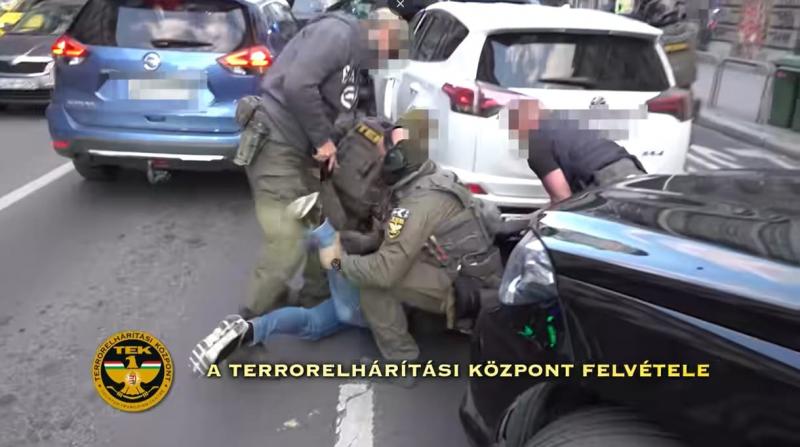 A TEK által kémkedés gyanújával őrizetbe vett ukrán férfi úgy döntött, hogy Oroszország felé veszi az irányt.