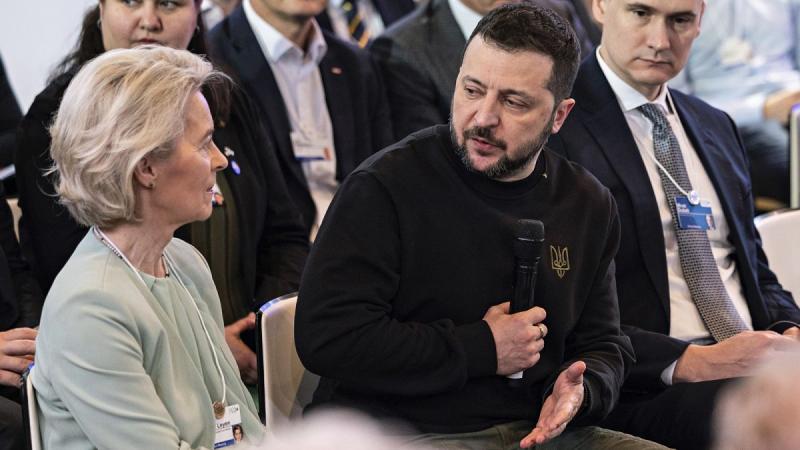 Von der Leyen telefonon keresett meg Zelenszkijt, és kifejezte aggodalmát az újonnan bevezetett korrupcióellenes törvény kapcsán, amelynek részleteiről egyértelmű magyarázatot vár.
