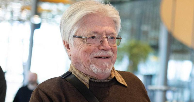Ő Szörényi Levente 54 éves utódja: Örs, a bátor szőke herceg, aki most a címlapra került.