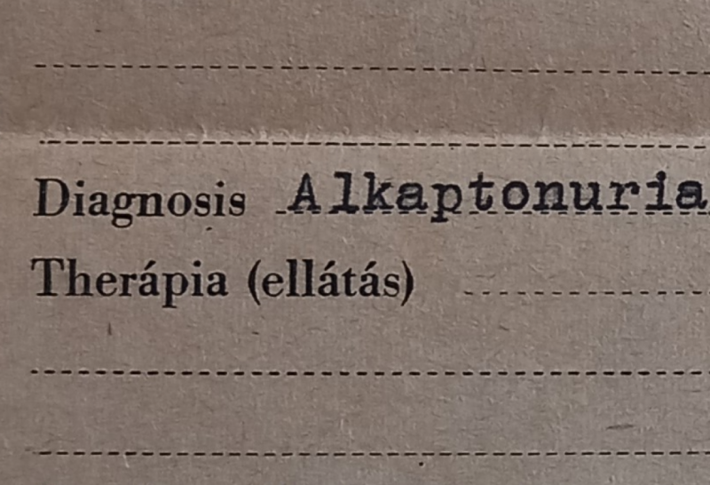 Fél év telt el azóta, hogy a négygyermekes édesanya, aki egy ritka betegségben szenved, türelmetlenül várja a válaszát az állami alapítványnak a költséges gyógyszerre vonatkozó méltányossági kérelméről. Az anyuka minden nap reménykedik, hogy végre elindul