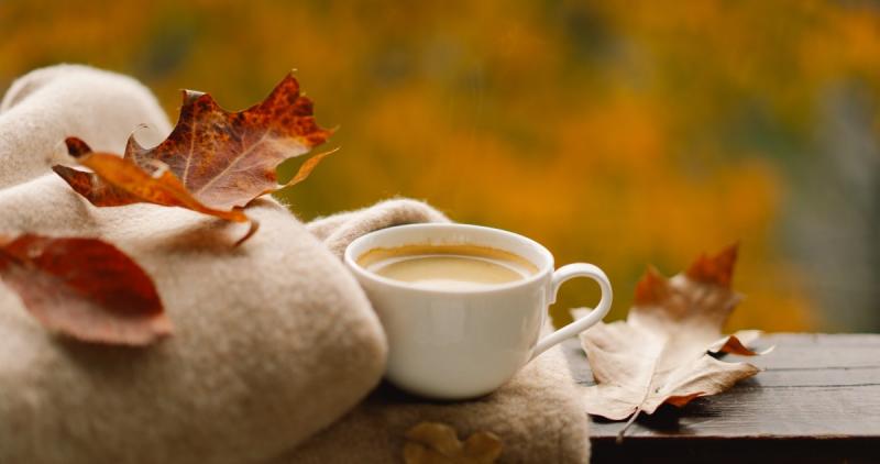 A hétvégi időjárás továbbra is hűvös marad, így érdemes melegebb ruhát hozni a programokra.