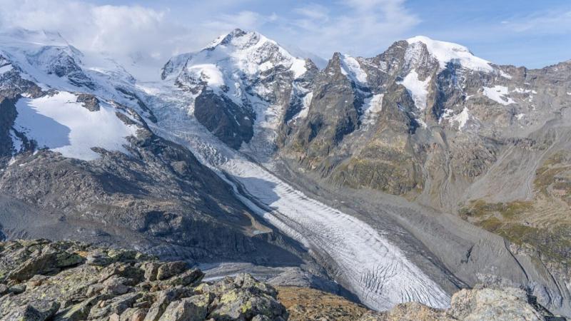 A svájci gleccserek elképesztő, de egyben aggasztó átalakuláson mentek keresztül az elmúlt 12 hónapban, amelyet sokan a pokoli évként emlegetnek. A National Geographic cikke bemutatja, hogyan hatott a klímaváltozás és a szélsőséges időjárás ezekre a lenyű