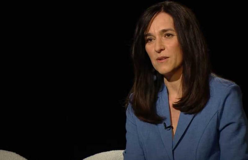 A Tisza Párt erősítése érdekében az Orbán-kormány korábbi utazó nagykövetét kívánja bevonni a politikai stratégiájába. A lépés célja, hogy fokozza a párt nemzetközi kapcsolatait és diplomáciai tevékenységét. A nagykövet tapasztalataival és kapcsolatrendsz