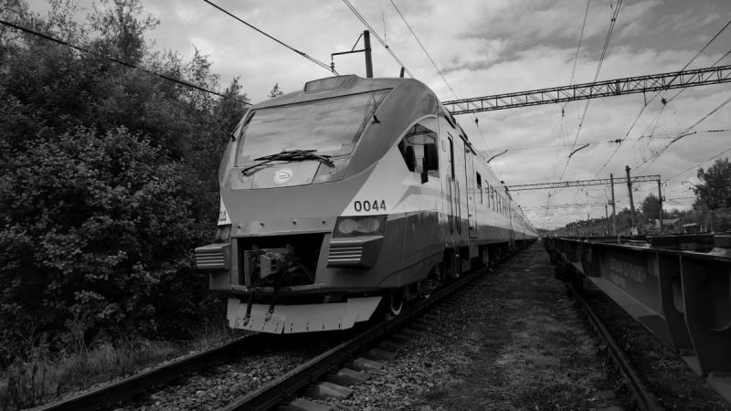 Egyetlen figyelmetlen másodperc, és egy élet drámája bontakozott ki: halálos vonatgázolás történt.