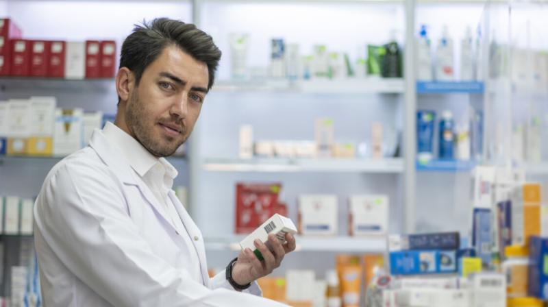 Az antibiotikumok szedésekor gyakori hibákra érdemes figyelni, mivel ezek komoly következményekkel járhatnak. A Házipatika szakértői arra figyelmeztetnek, hogy a helytelen alkalmazás nemcsak a kezelés hatékonyságát csökkentheti, hanem újabb egészségügyi p