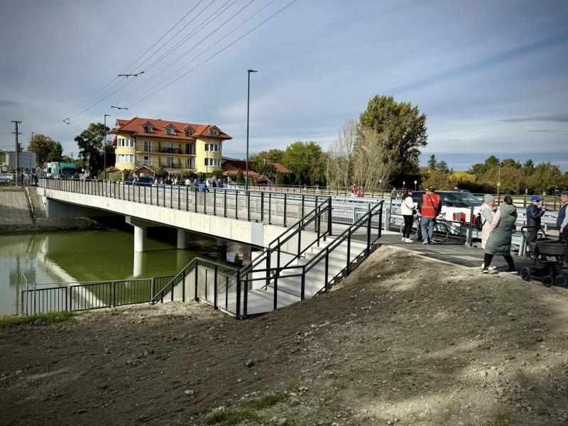 Majdnem egy év szünet után ismét megnyitotta kapuit a felújított Kis-Duna-híd Vereknyén (FOTÓK, VIDEÓ)