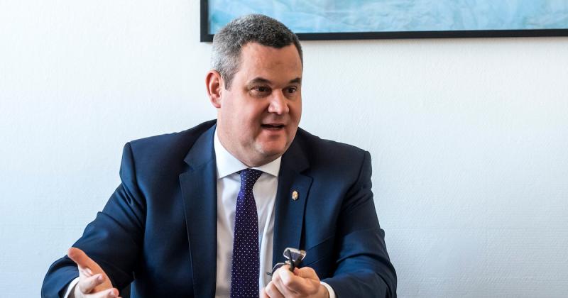 Takács Péter: Egyre szélesebb hatáskörökkel gazdagodnak a háziorvosok | Demokrata

Az egészségügyi rendszer fejlődése érdekében hamarosan új lehetőségek nyílnak a háziorvosok előtt, amelyek célja, hogy még hatékonyabban szolgálják a pácienseik egészségét.