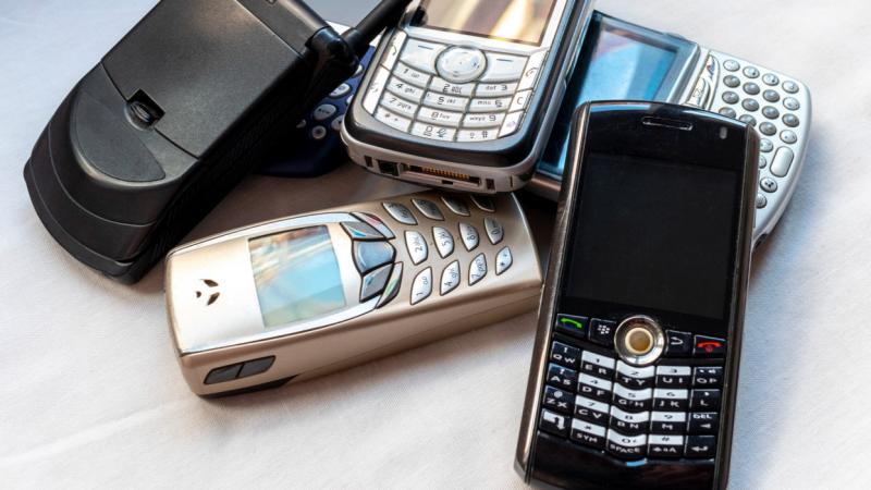 Ezek a régi mobiltelefonok most igazi kincsek a használt piacon: bármelyik magyar háztartás mélyén megbújhat egy! - Pénzcentrum